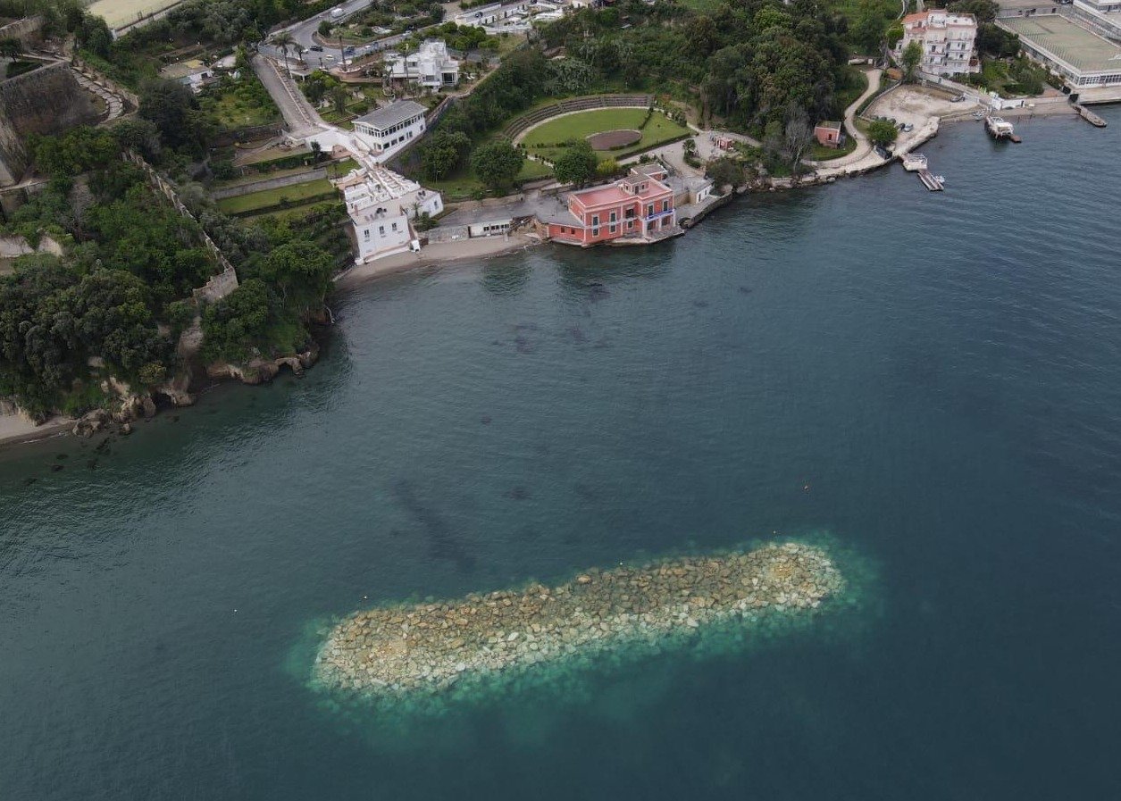 Ingegneria e Archeologia a Bacoli: la realizzazione di una nuova scogliera per la messa in sicurezza di Villa Ferretti riscrive la storia romana.